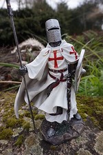 65529   FIGURINE CHEVALIER DE L'ORDRE  MEDIEVAL MOYEN AGE CROISE TEMPLIER LANCE