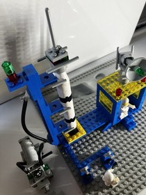 LEGO Vintage Alpha-1 Rocket Base. Legoland Space System Model 483