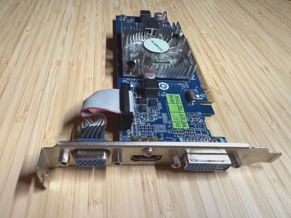 Gigabyte ATI Radeon HD 4350 GV-R4350C-512I 512MB DDR2 PCI-E Graphics Card - Image 2 of 2