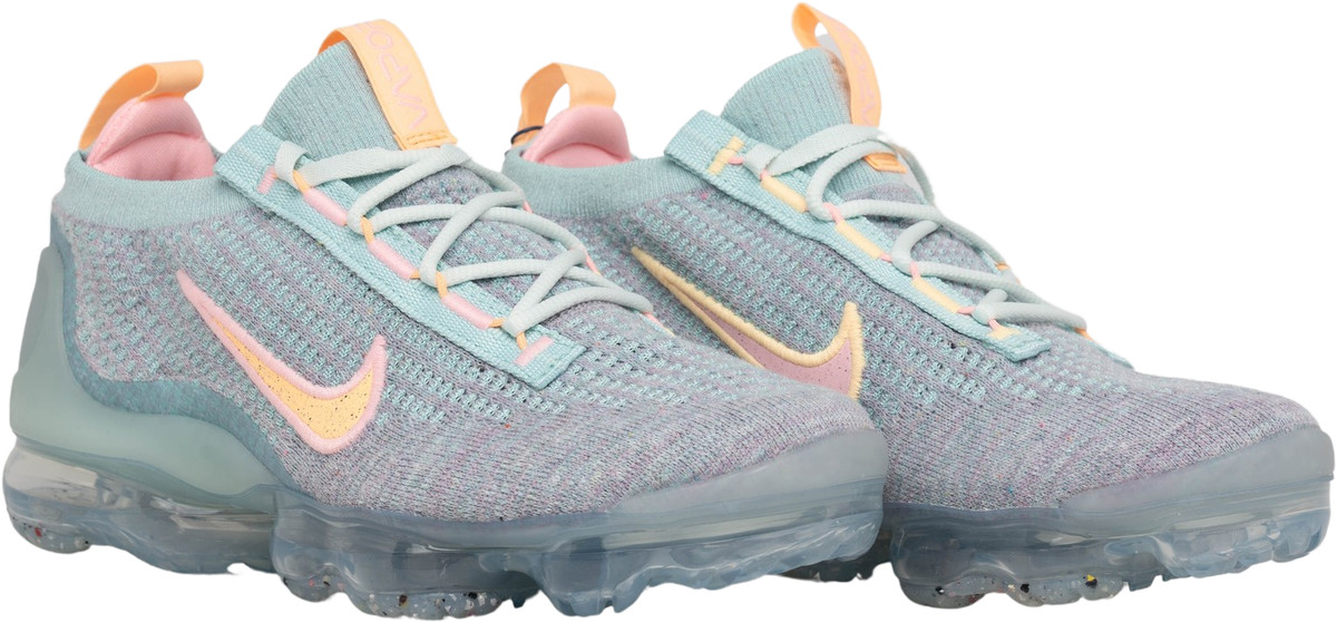 vapor max white and blue