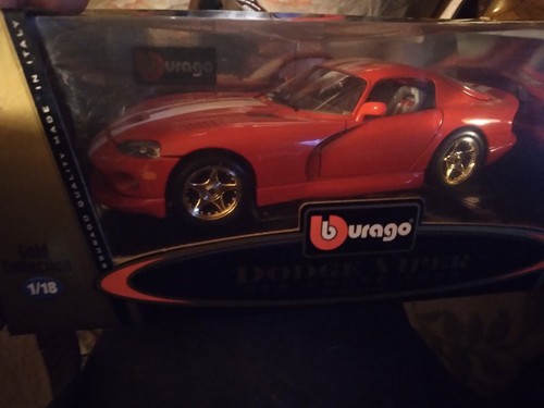 Miniature Burago Gold 1:18 - Dodge Viper GTS - Bleu Avec Bandes Blanches - Occasion