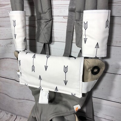 Suck pads teething drool bib handmade black arrows Ergo 360