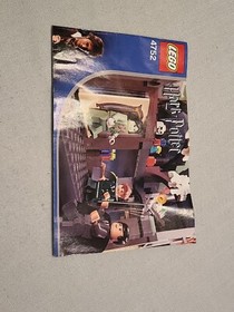 Lego Harry Potter #4752, Professor Lupin's Classroom - Complete 