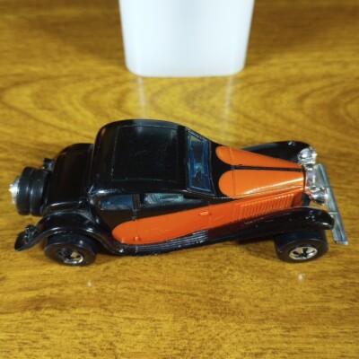 Hot Wheels Vintage '37 Bugatti Black Red BW Blackwall Hong Kong HK 1981 Type 50