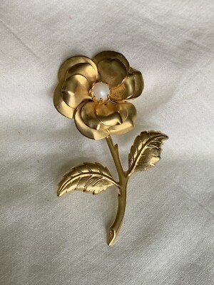 Vintage Gold Tone Flower Brooch Pin Jewelry XF-32 | eBay