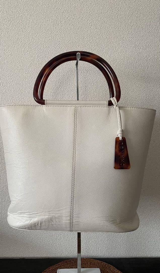 Chanel Caviar Leather White Handbag Preowned with Slight Wear