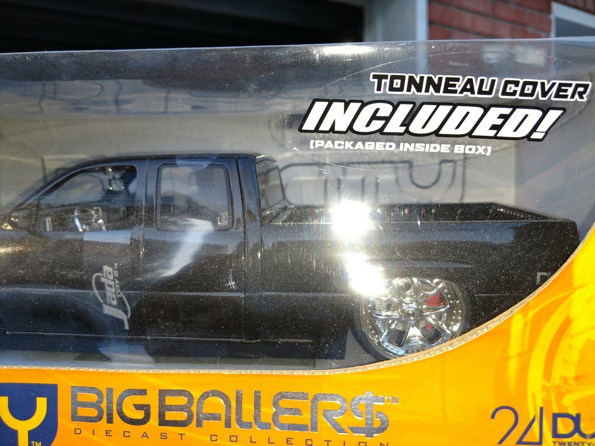 JADA DUB CITY BIG BALLERS Chevy Silverado 1:18 scale diecast model 