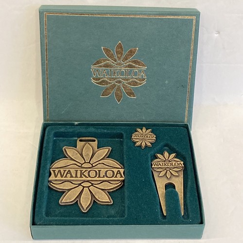 Neu im Karton Miller Golf 3-teiliges Zubehör-Set Waikoloa Ball Marker Tag Divot Messing