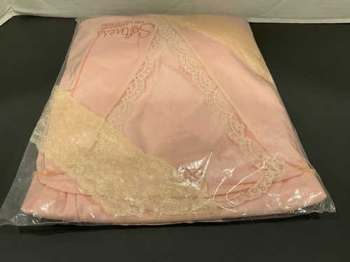 Softness Avon Vintage Women's Size S 12/14 Pink and Lace Robe Sleepwear NOS - Picture 3 of 6