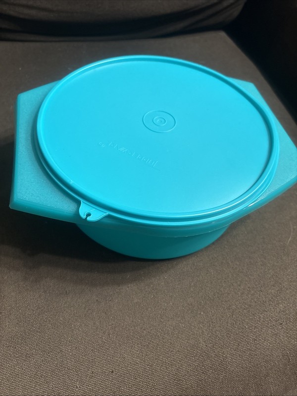 NEW Tupperware Large Tortilla Keeper Teal Blue Container #1283A-1 & Lid 230-3