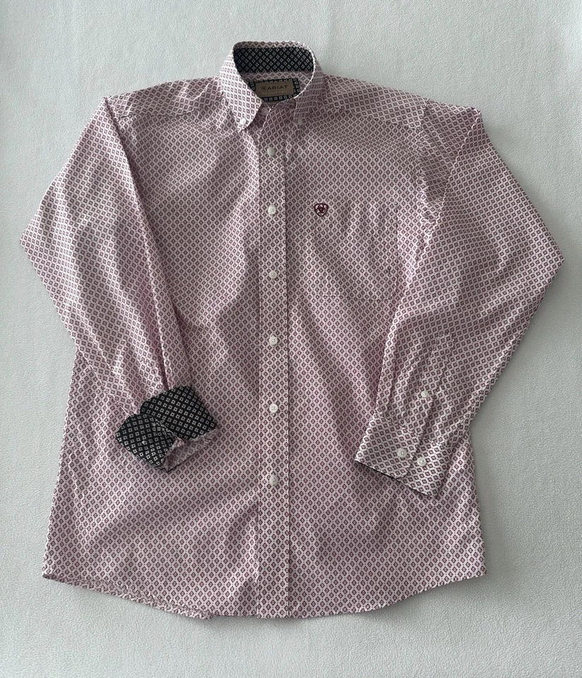 Camisa Ariat para hombre pequeña blanca/roja sin arrugas con botones manga larga usada en excelente estado Foto 2 de 4