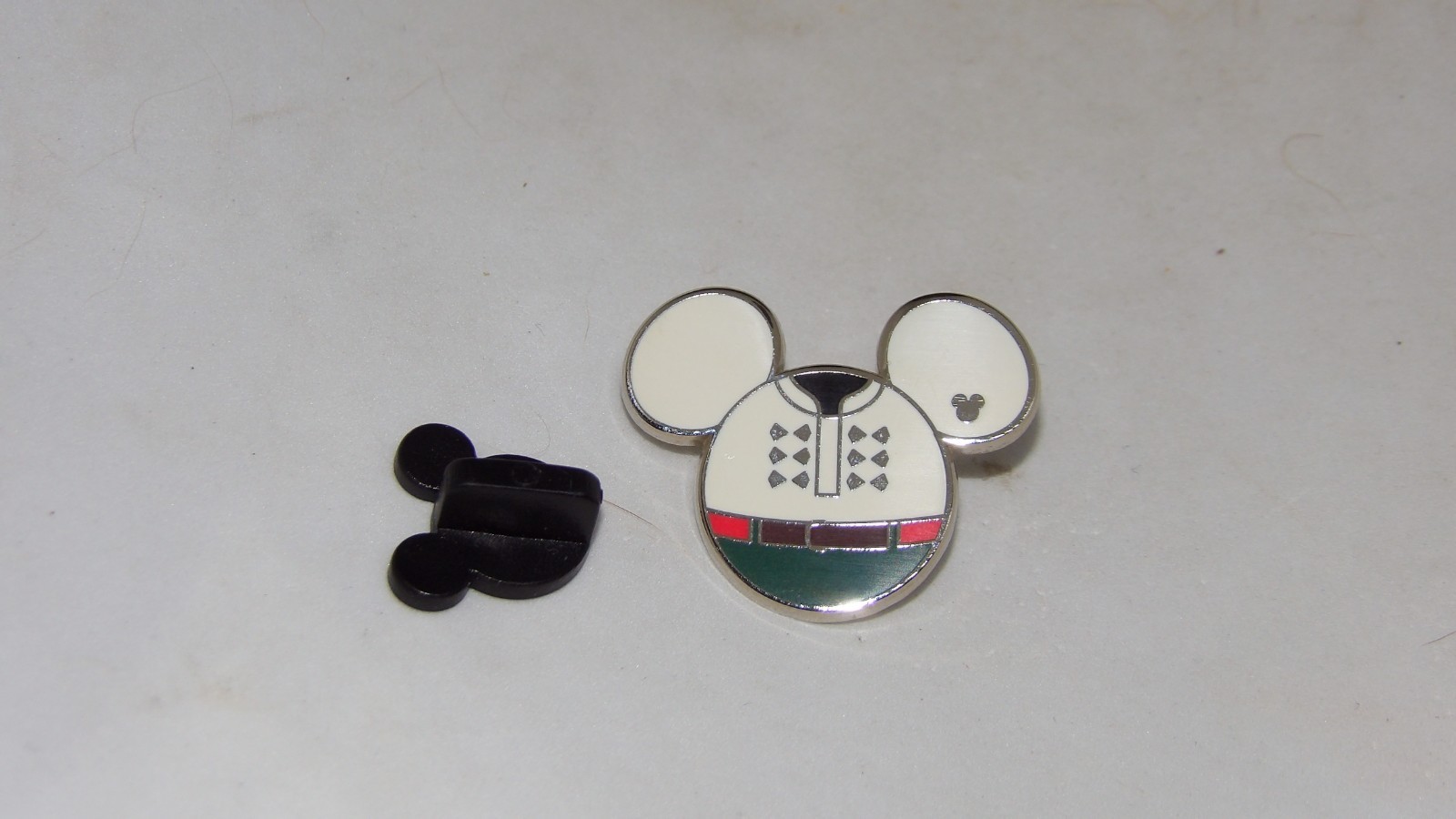 Disney Magic Kingdom Costume Hidden Mickey 2012 Pin FANTASYLAND COMPLETER CHASER