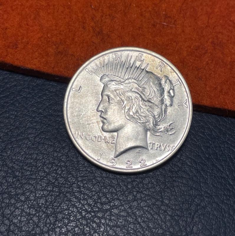 (#101083). Peace Dollar: 1922.  Frosty BU++.  frosty, mark free.