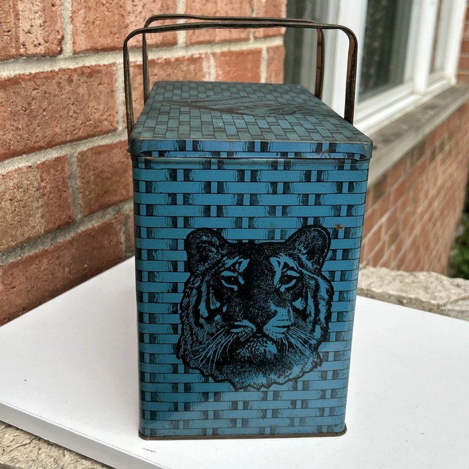 Antique Blue Tin Pail Tiger Tobacco 1900s Antique Lunchbox Rare P Lorillard Co - Image 4 of 4