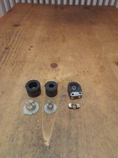A GENUINE STIHL 024AV CHAINSAW SET OF ANTI VIBRATION MOUNTS AND INSERTS COMPLETE