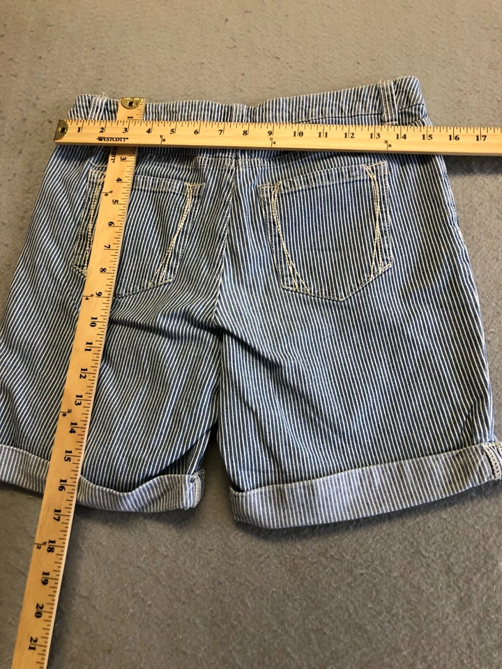 Shorts jeans Croft & Barrow feminino 4 listras náuticas azuis elásticas casual todos os dias - Imagem 4 de 4