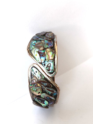 alter Perlmutt Armreifen - kunstvoll verziert -schöner Vintage Schmuck