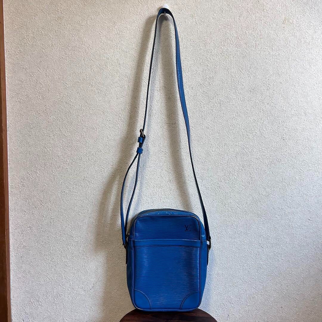 Louis Vuitton Epi Danube shoulder bag Crossbody Leather Blue LV