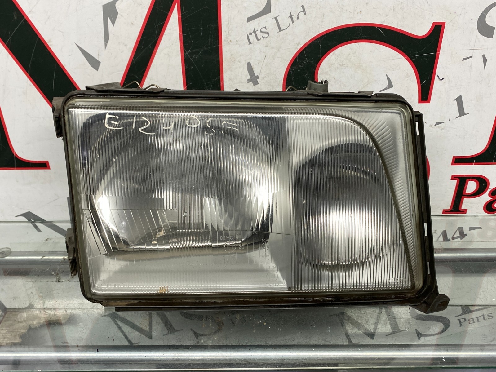 AS) MERCEDES BENZ W124 E CLASS FACELIFT FRONT HEADLIGHT RIGHT SIDE 