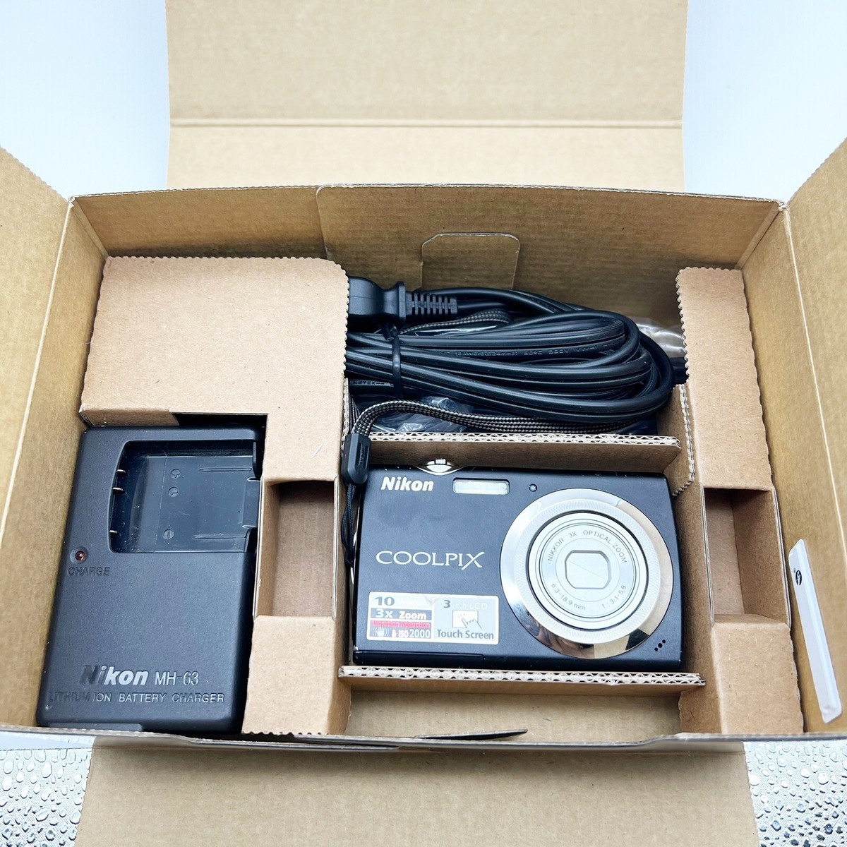 Nikon Coolpix S230 Black Digital Camera W Box Charger SD Card READ