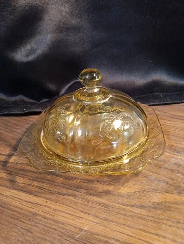 VTG Indiana Glass Federal Madrid Amber Yellow Covered Butter Dish