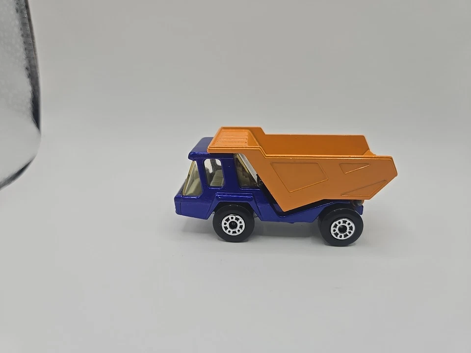 1975 Matchbox Lesney Superfast #23 Atlas Dump Truck Dark Blue/Orange - Image 4 of 4