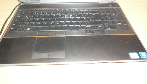 Laptop Dell Latitude E6520 i3 2310M 4GB RAM Ohne Akku / Festplattenabdeckung - Bild 3 von 7