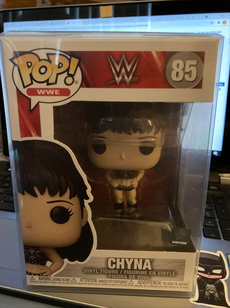 Funko POP! WWE Chyna w/ W Holo 85 w/Pop Protector {FPB13} | eBay