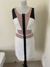 Beautiful Women’s Dress Guess Size M Geometric Style Dress Women’s Dress