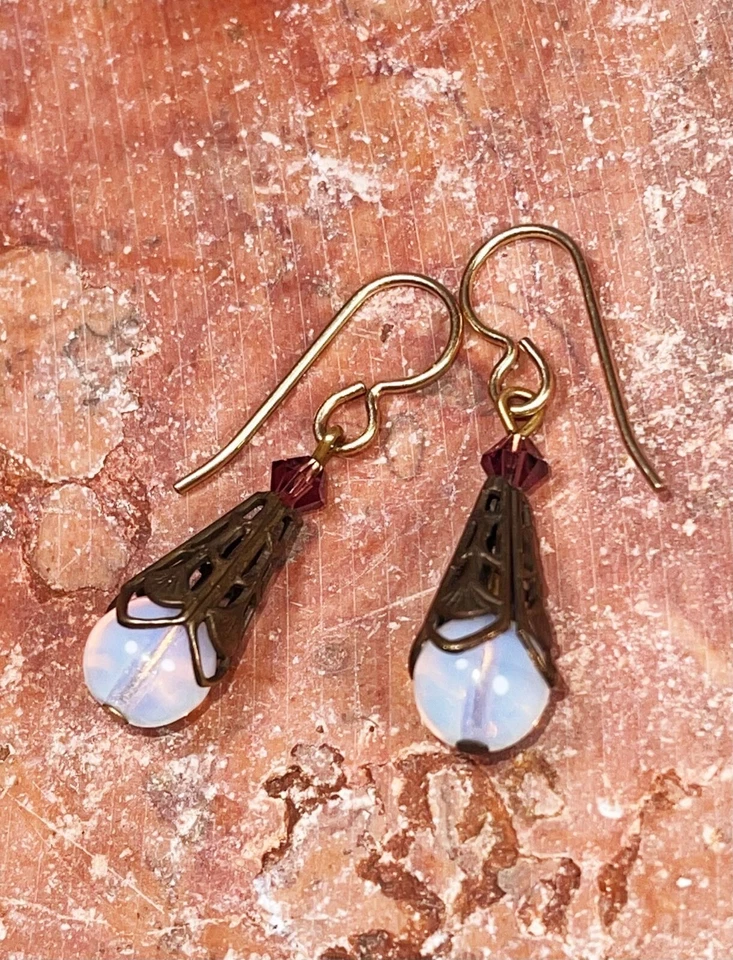 Pendientes colgantes vintage años 30 imitación ópalo y bronce oro enhebrador - Como nuevos Foto 2 de 4