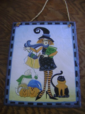 halloween resine plaque 8x10 of nice witch preowned