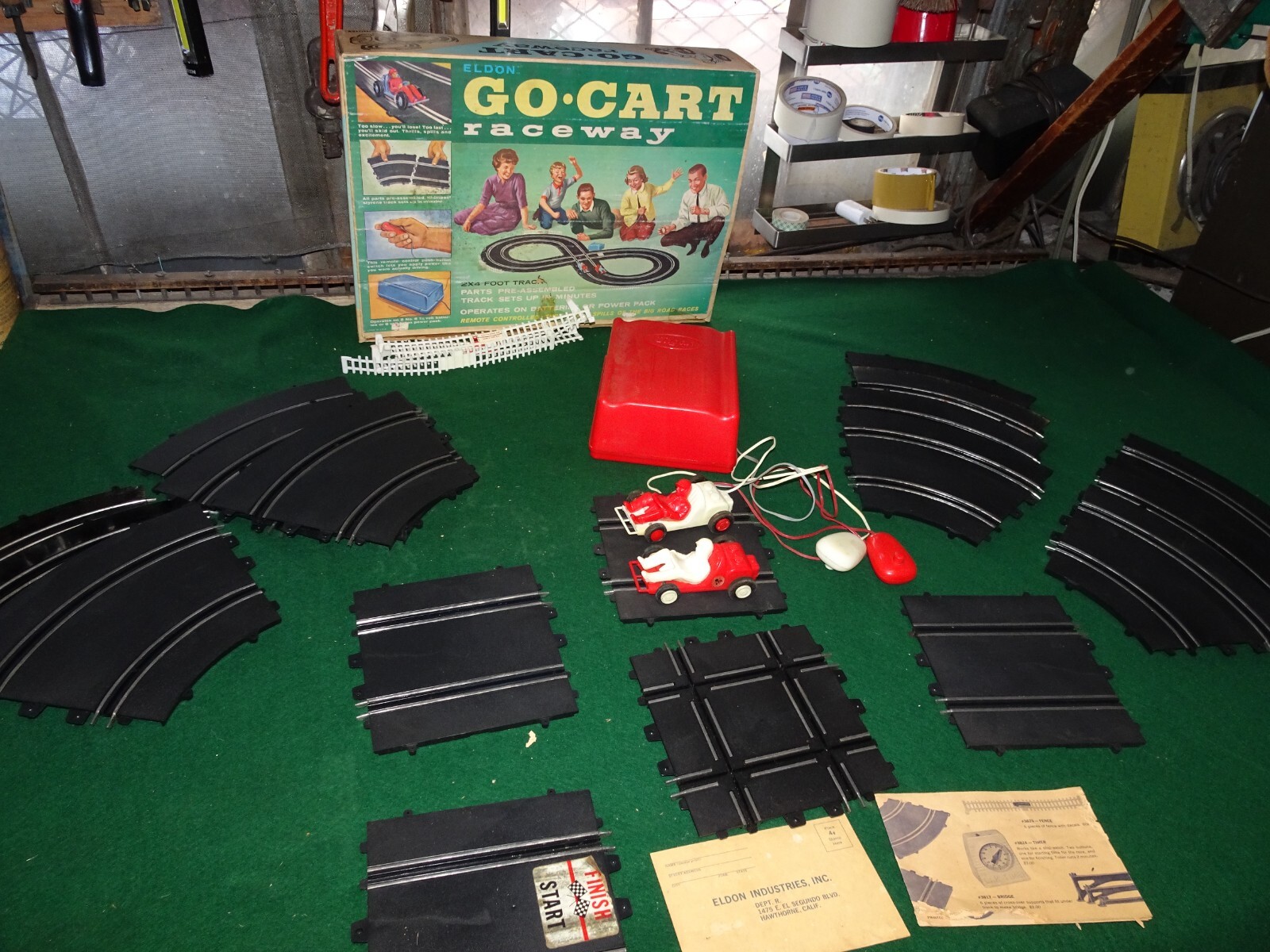 Vintage Eldon Deluxe Road GOCARTS Race Track Slot Car set eBay