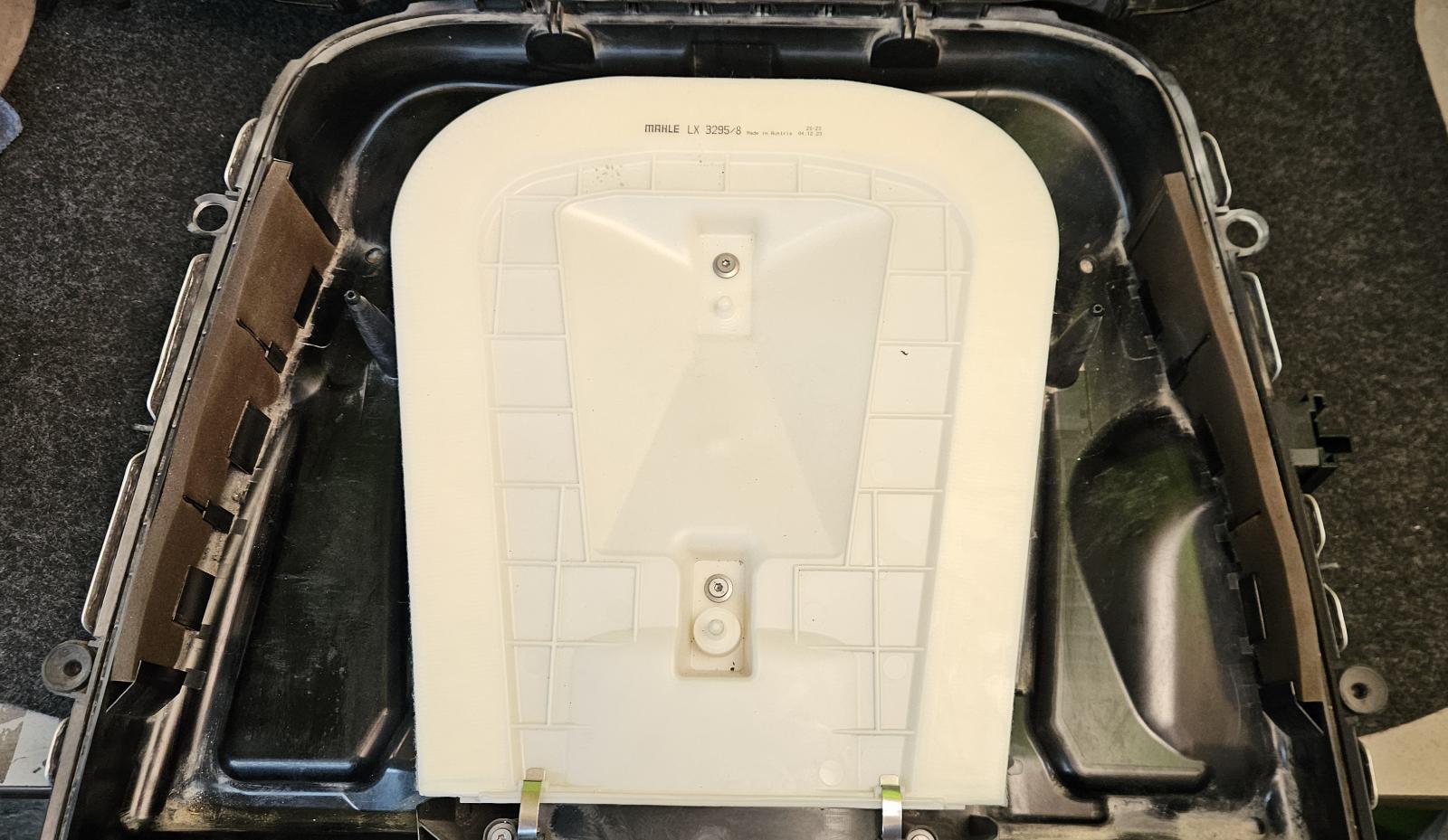 Bentley Bentayga Engine Cover Air Intake Housing W/Filter 4.0L 4M0133835F