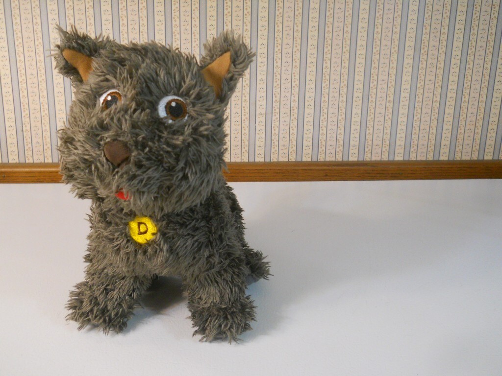 Bandai Legends of Oz barking sniffing panting Toto plush stuffed
