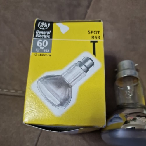 2 x GE 60W R63 Dimmable Frosted Reflector Spotlight Heat Lamp Light Bulb BC B22 - Picture 4 of 7