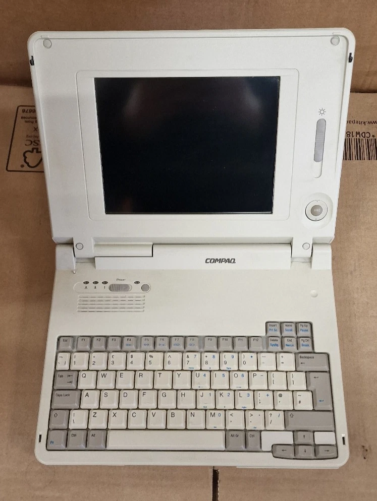 Façade Avant Ordinateur Vintage Compaq Desktop - Occasion