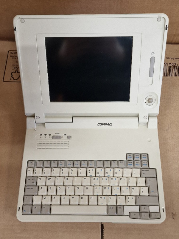 Compaq LTE Elite 4/40CX  Series 2850A 20MB RAM 340MB HDD