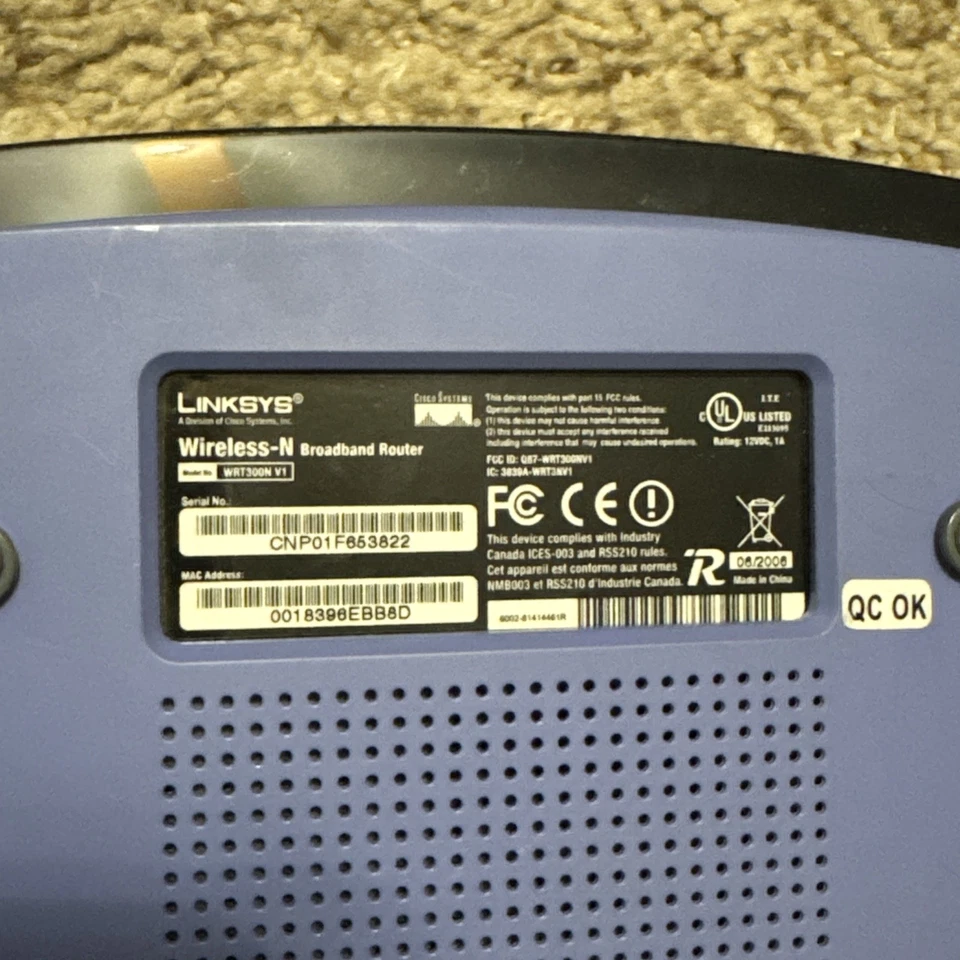 Linksys WRT300N 270 Mbps 4-Port Gigabit Wireless N Router - Image 4 of 4