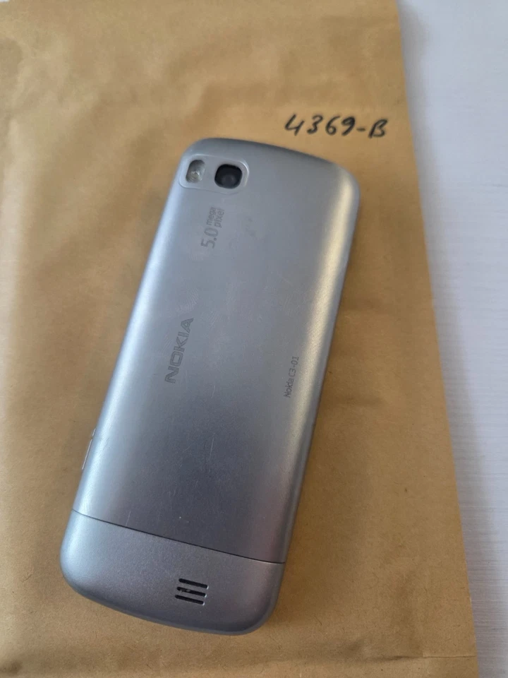 Nokia C3-01 - Silver (Unlocked) Mobile Phone - Image 2 of 2