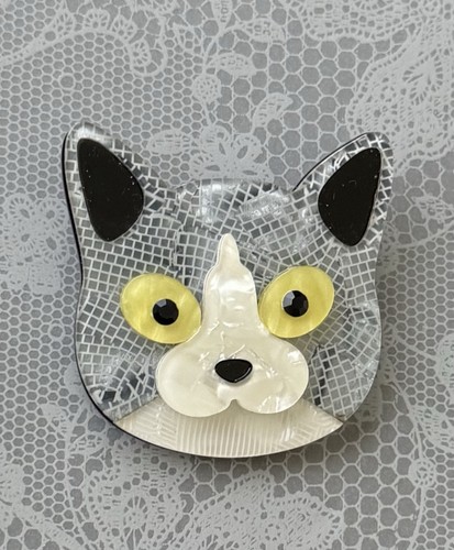 Cat  vintage style acrylic  brooch pin - Picture 1 of 4