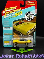 Johnny Lightning 50 Years Classic Gold 1970 Dodge Coronet Super Bee Banana #2