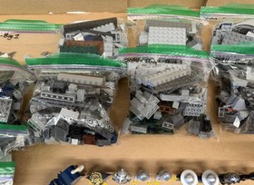 LEGO Castle 7094 King's Castle Siege 10 Minifigures 973 Pieces No Box Pre-Owned
