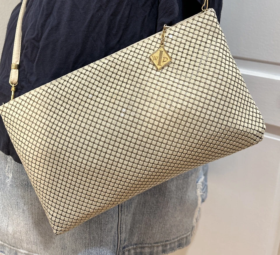 Antigo. Whiting & Davis Bolsa de Metal Malha Creme Pulseira de Couro Charme Anos 80 Discoteca Evento - Imagem 3 de 4