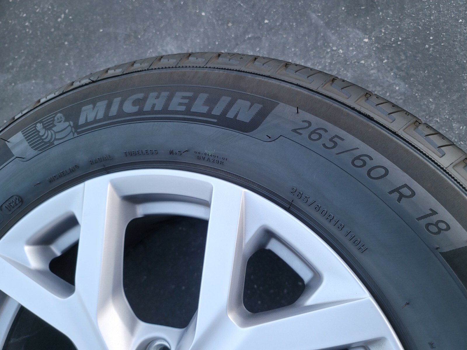 18" JEEP GRAND CHEROKEE WHEELS & MICHELIN LTX 265/60R18 TIRES FACTORY