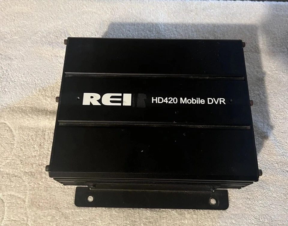 Lot of 2 REI Digital DVR With Connection Wires & 4 Cameras . - Image 3 of 4