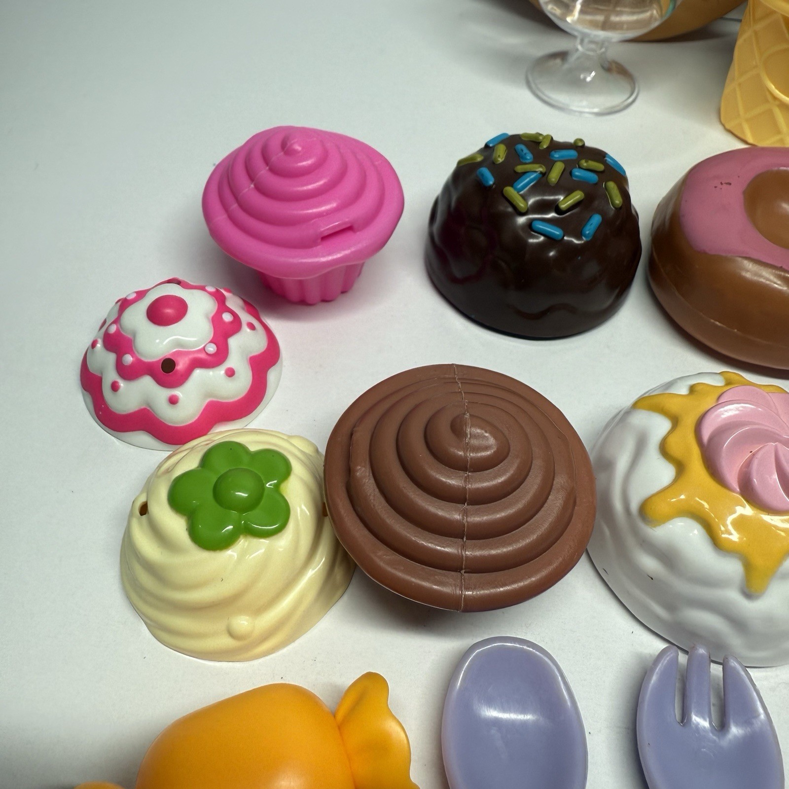 Pretend Play Food Ice Cream Sweets Treats Dishes Mixed Variety Lot 30 Toy Pieces