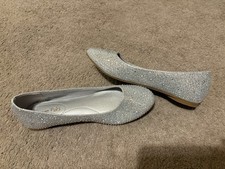 Dream Pairs Women s Rhinestone Ballet Flats, silver, size 8. Never worn