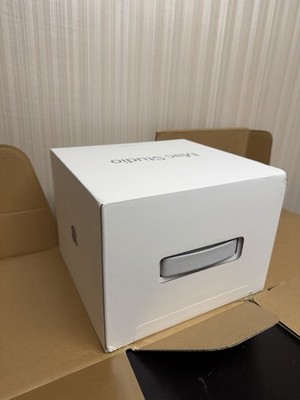 Apple Mac Studio M3 Ultra 28-Core CPU / 60-core GPU 256GB RAM 1TB SSD - SEALED