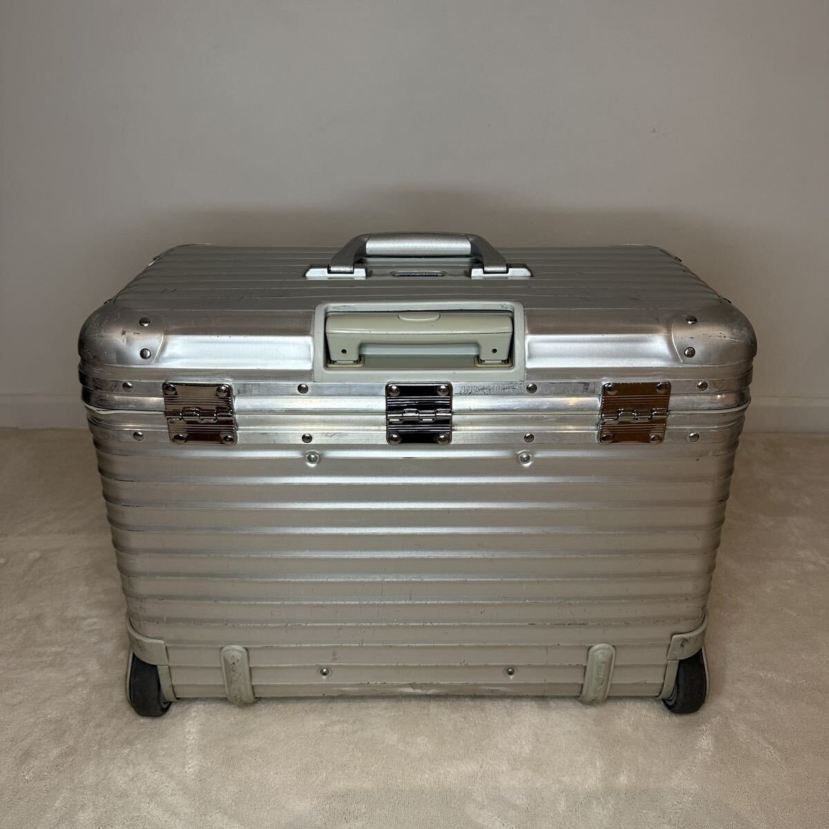 Rimowa Topas Pilot Case 46L Silver 2 wheels Carry Case Suitcase