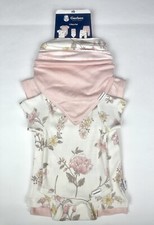 Gerber Newborn 7 Piece SET for Girl including 2 Bodysuits, 2 Bottoms 3 Bibs NEW